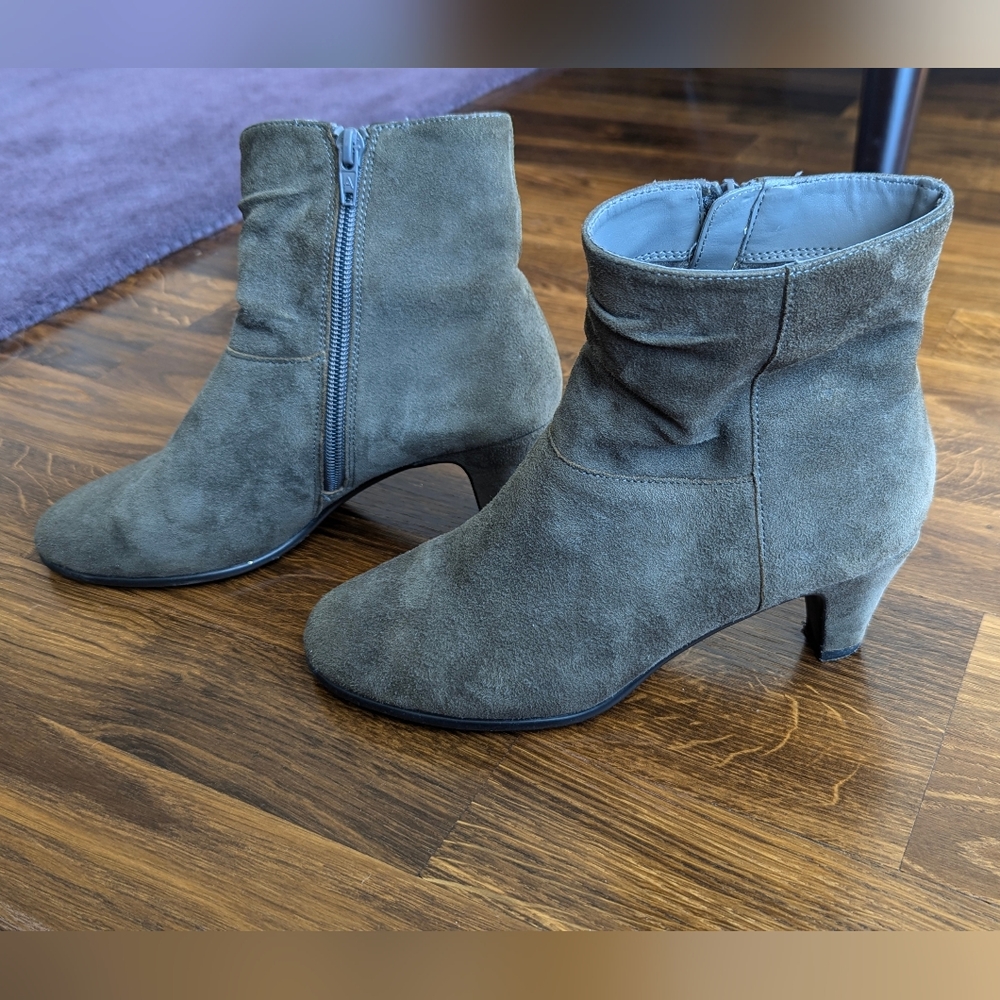 Aerosoles Heel Rest Grey Ankle Boots